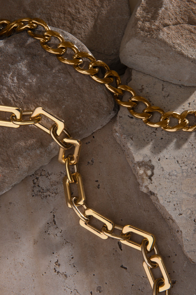 La Elegancia Atemporal de las Cadenas Cubanas de Plata .925 y Chapa de Oro