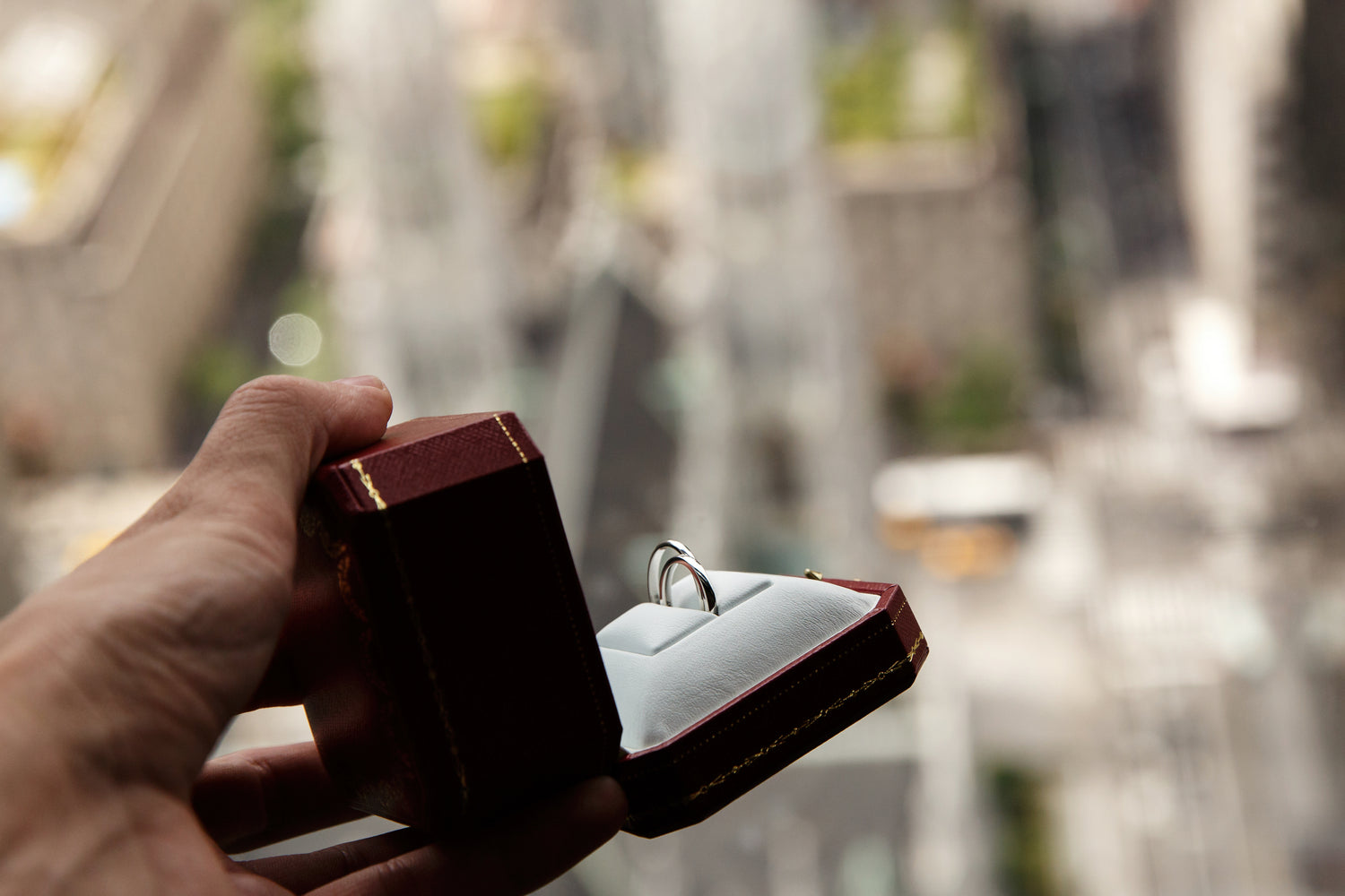 Guide to Finding the Perfect Engagement Ring in Riviera Maya