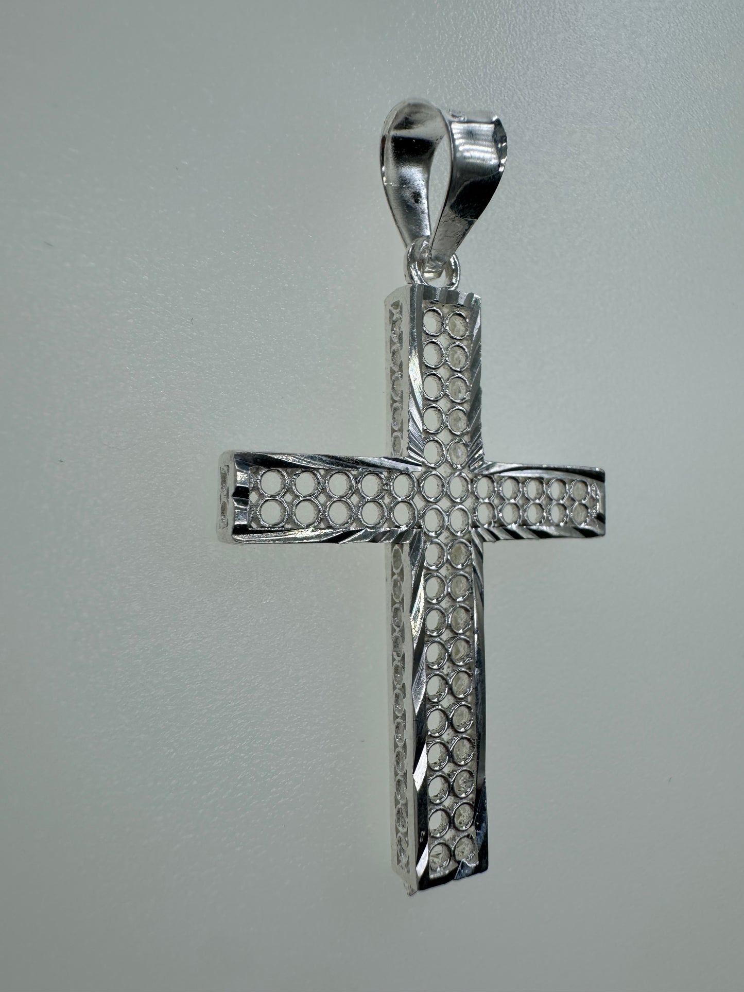 Dije Cruz Plata 925 con Círculos Huecos 4.8 cm Exclusivo