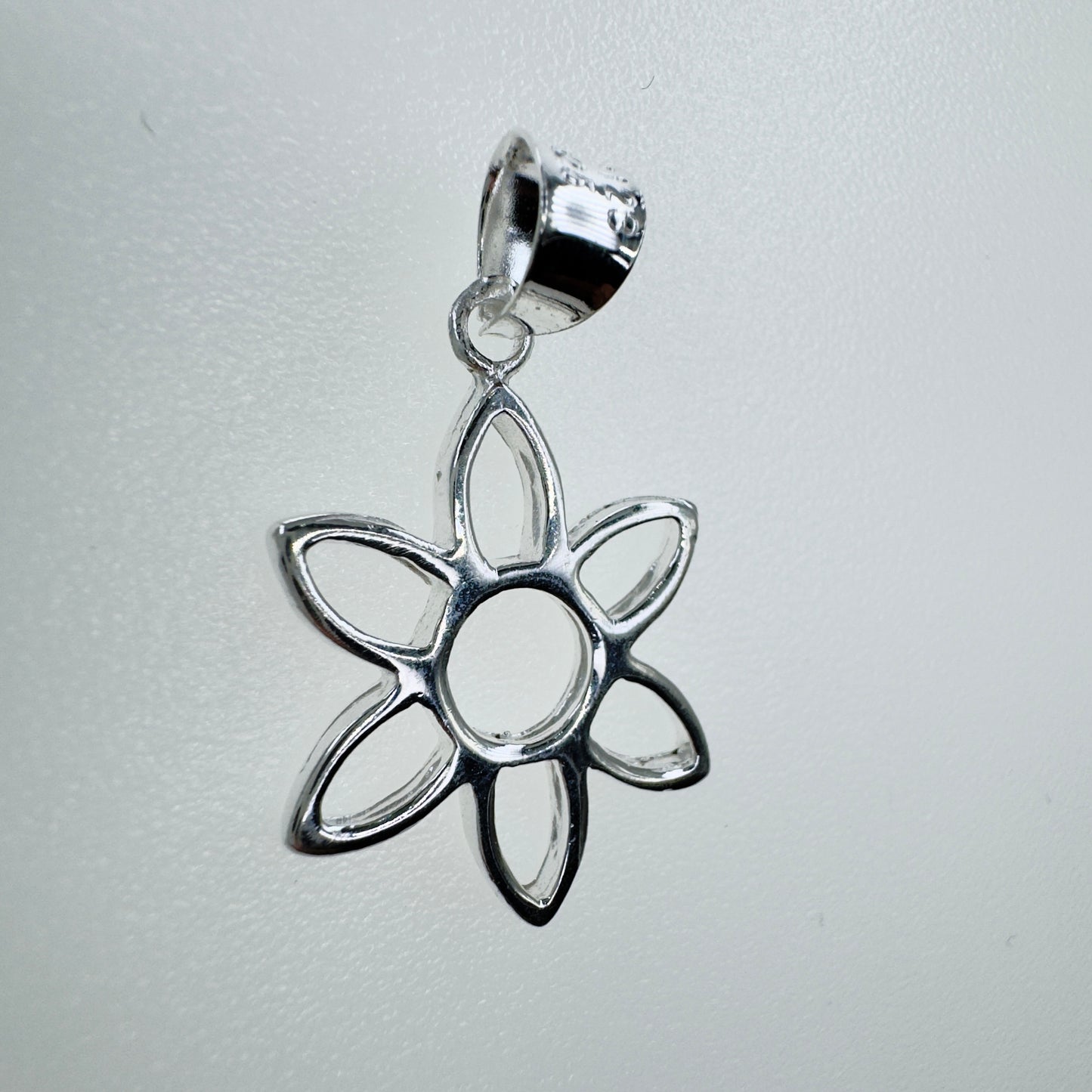 Dije Flor Plata 925 - Joyería Artesanal de Calidad