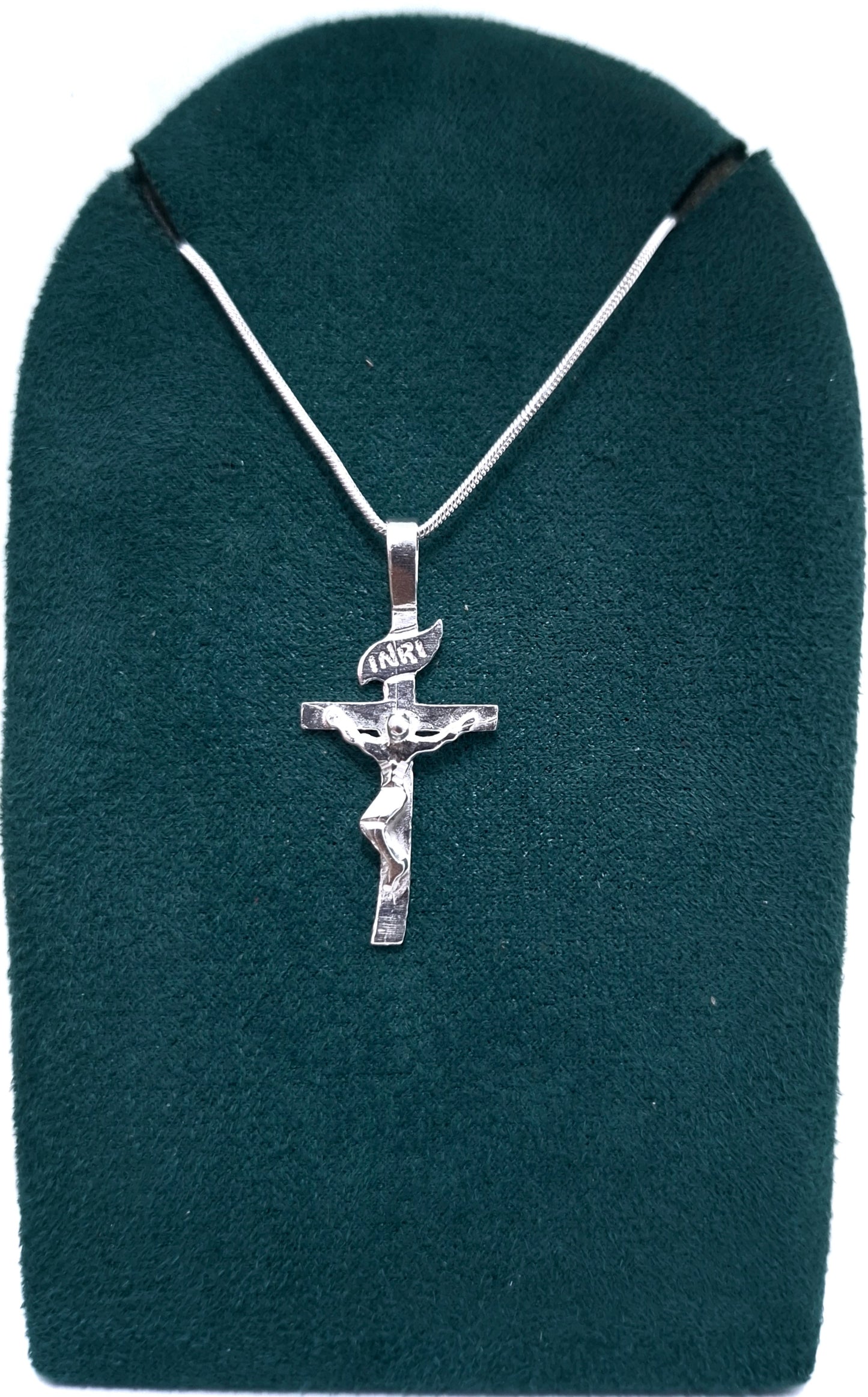 Dije de Plata Ley .925 en forma de Cruz con Cristo Mod. FBD-33 - Joyería Religiosa