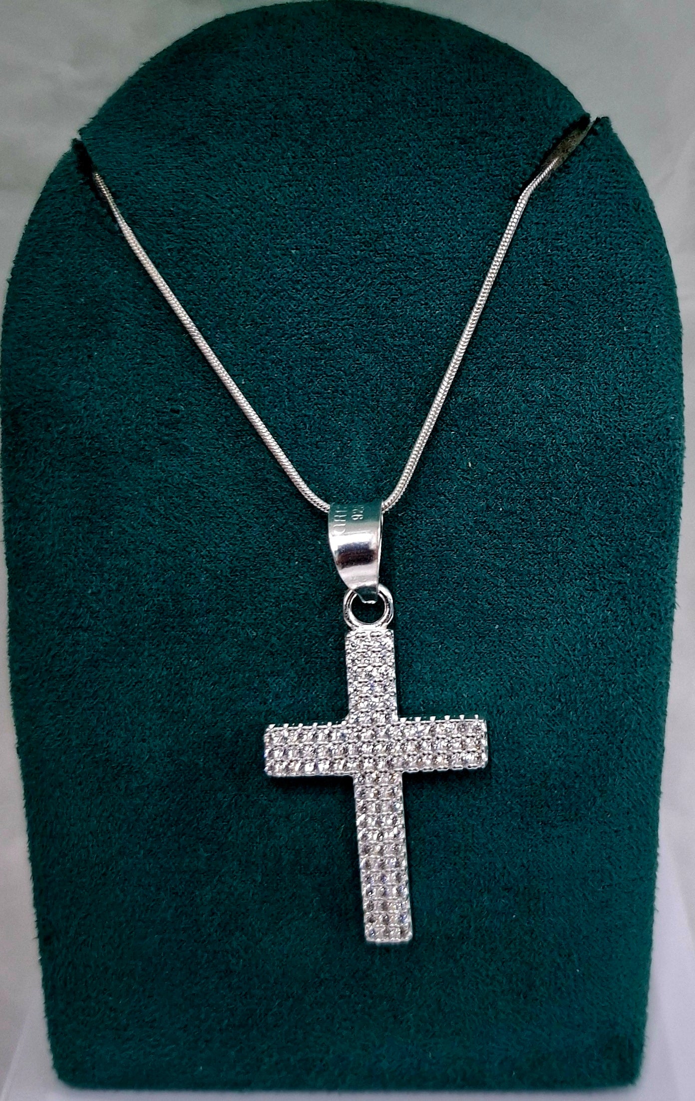 Dije de Plata .925 en Forma de Cruz con Topacio blanco Mod. DRP013 - Joyería Religiosa