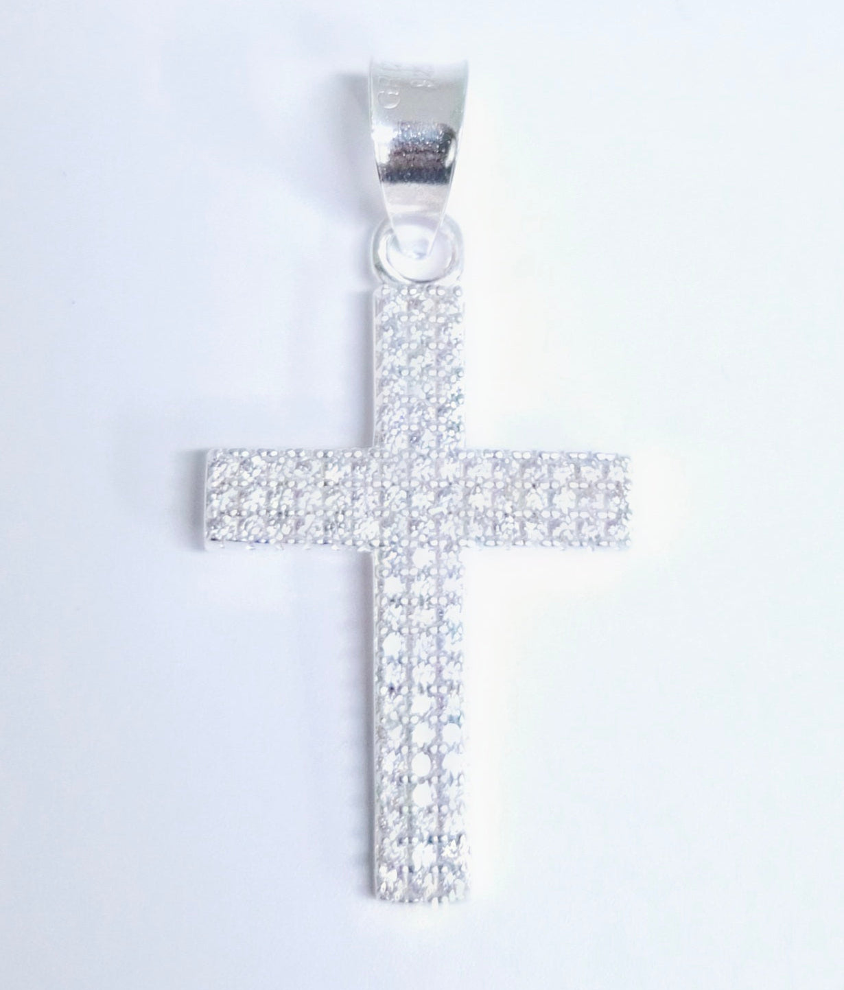 Dije de Plata .925 en Forma de Cruz con Topacio blanco Mod. DRP013 - Joyería Religiosa