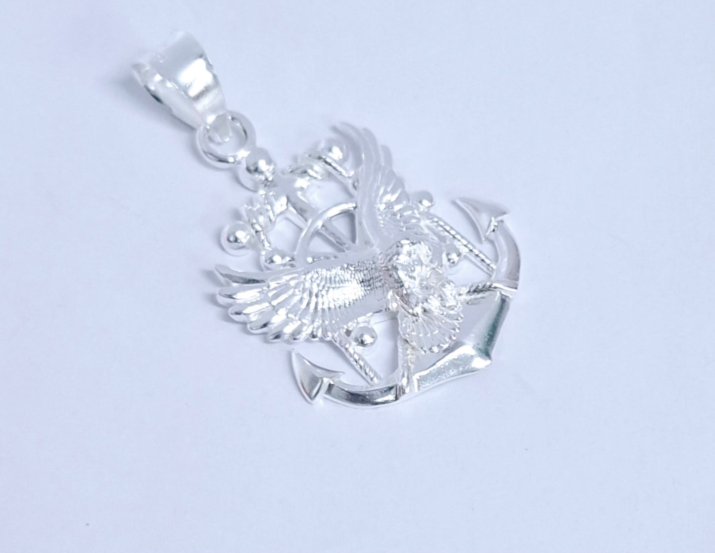 Dije de Plata Ley .925 en forma de Ancla con Águila Mod. DA128