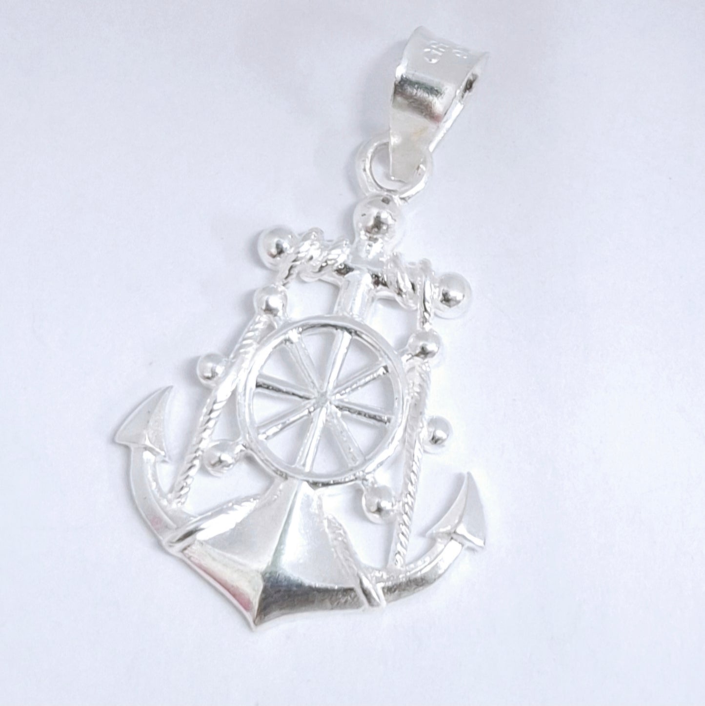 Dije de Plata Ley .925 en forma de Ancla con Cristo MOD.DR163