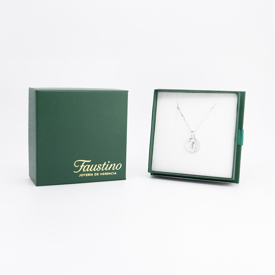 Set de Dije y Cadena en Plata Ley .925 De San Benito con Cadena De eslabón Fígaro