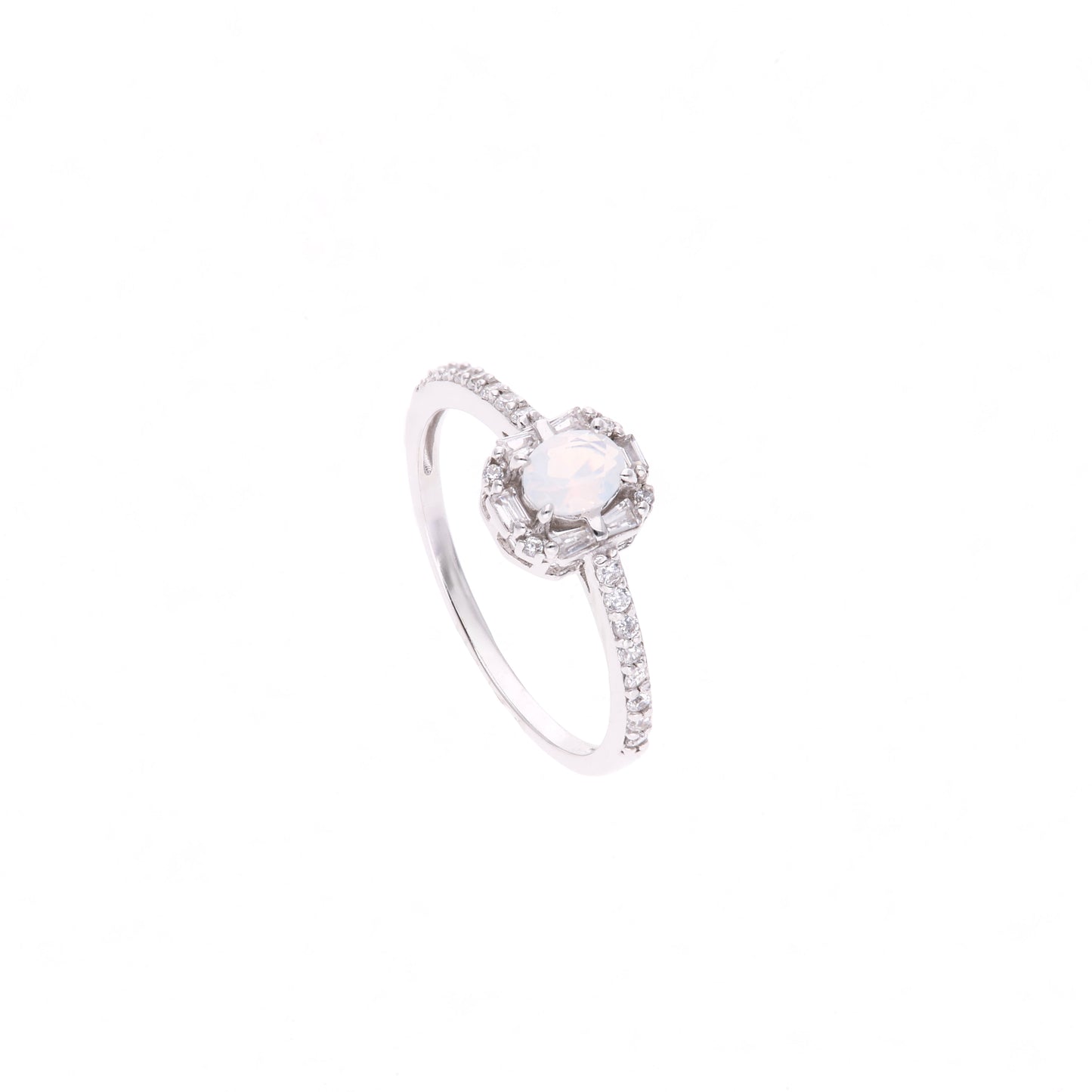 ANILLO EN PLATA LEY .925, CON RODIO , OPALO BLANCO Y ZIRCONIA AAA