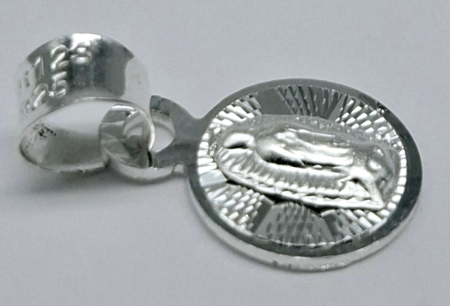 Dije de Plata .925 con diseño de la de Virgen de Guadalupe MOD. R10LPCH- Mayoreo y Menudeo