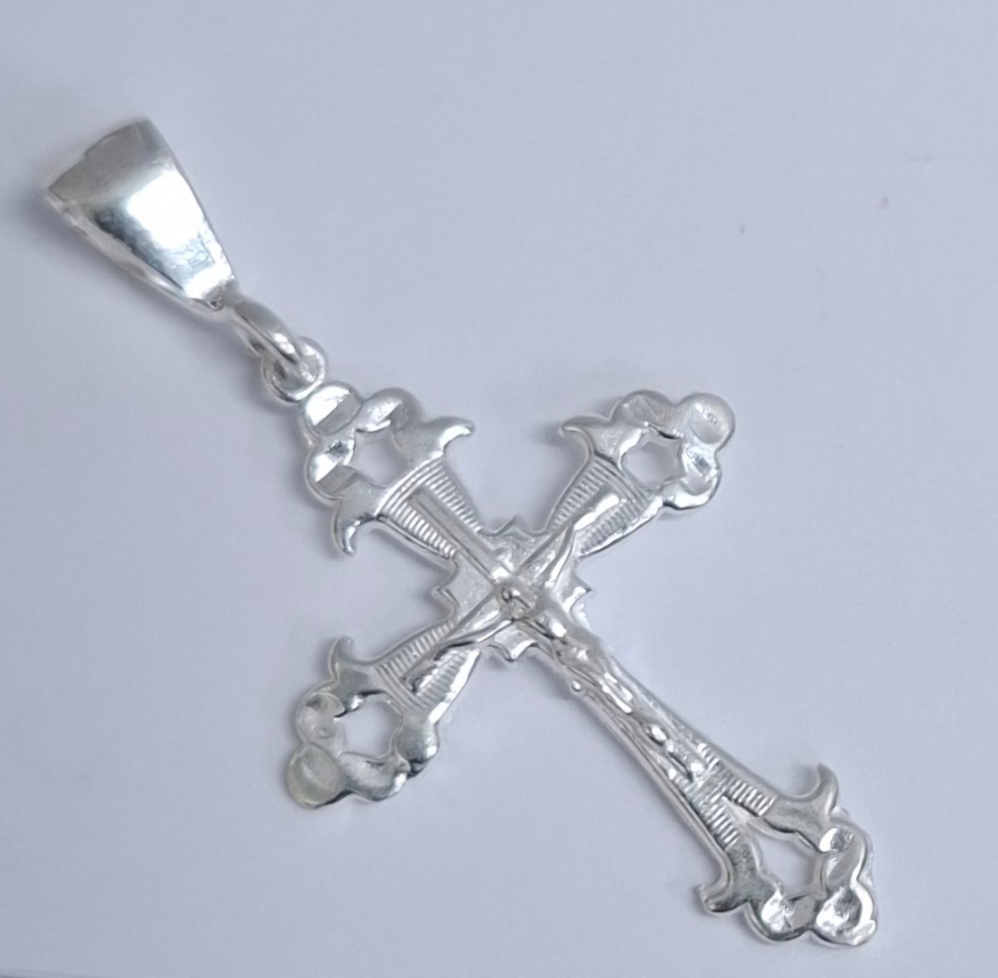 Dije de Cruz en Plata Ley .925, CON DISEÑO MOD. FBD-38