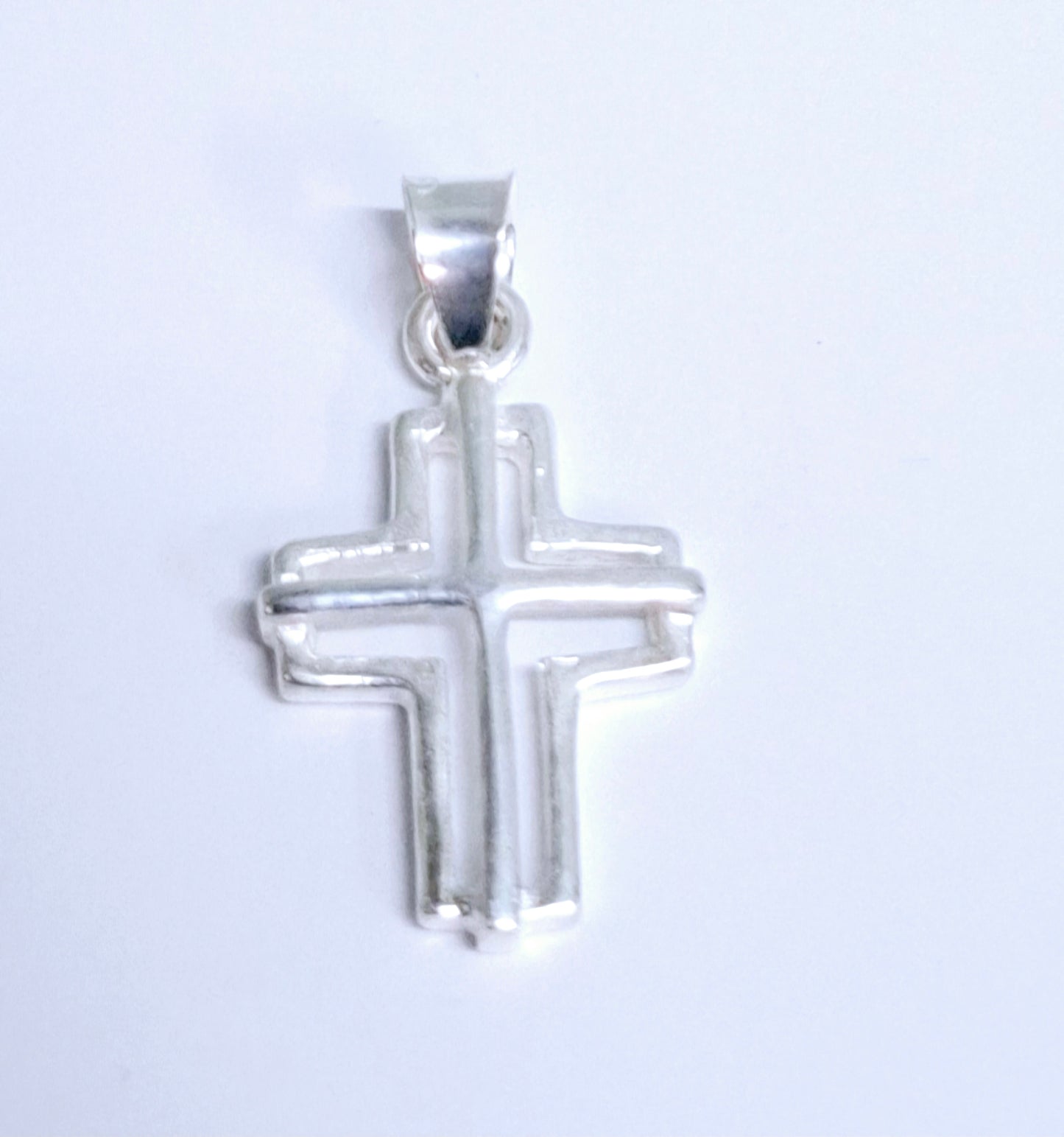 Dije de Cruz en Plata Ley .925 Mod. DR047 - Joyería de Plata