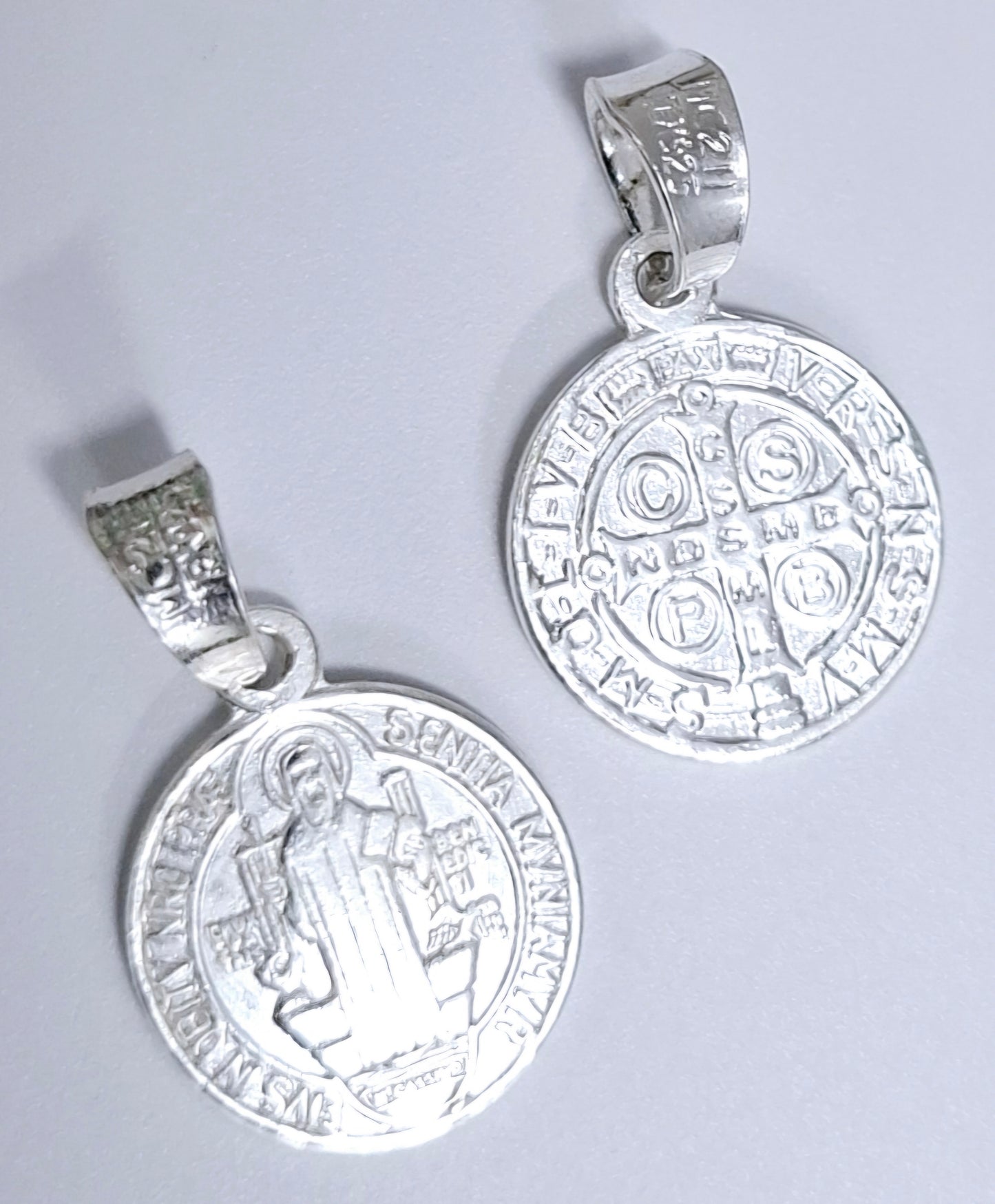 Dije de Plata .925 En San Benito mod. FBD-229 - Joyería de plata Religiosa.Dije de Plata .925 En forma de San Benito Mod.DR132 - Joyería de Plata Religiosa.
