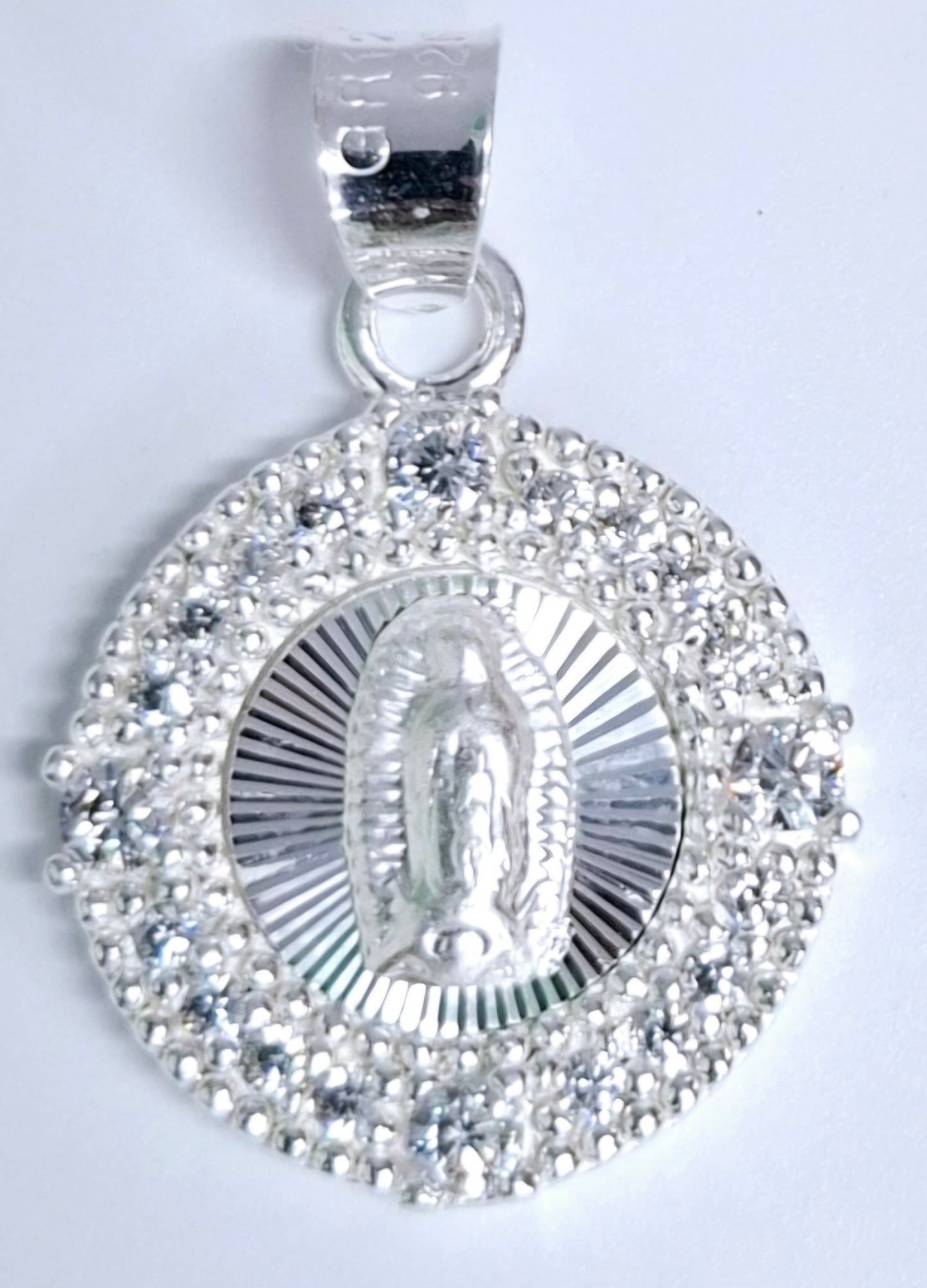 Dije de Plata .925 en diseño de la Virgen de Guadalupe con TOPACIO BLANCO , Mod. DRP028LP - Joyería Religiosa