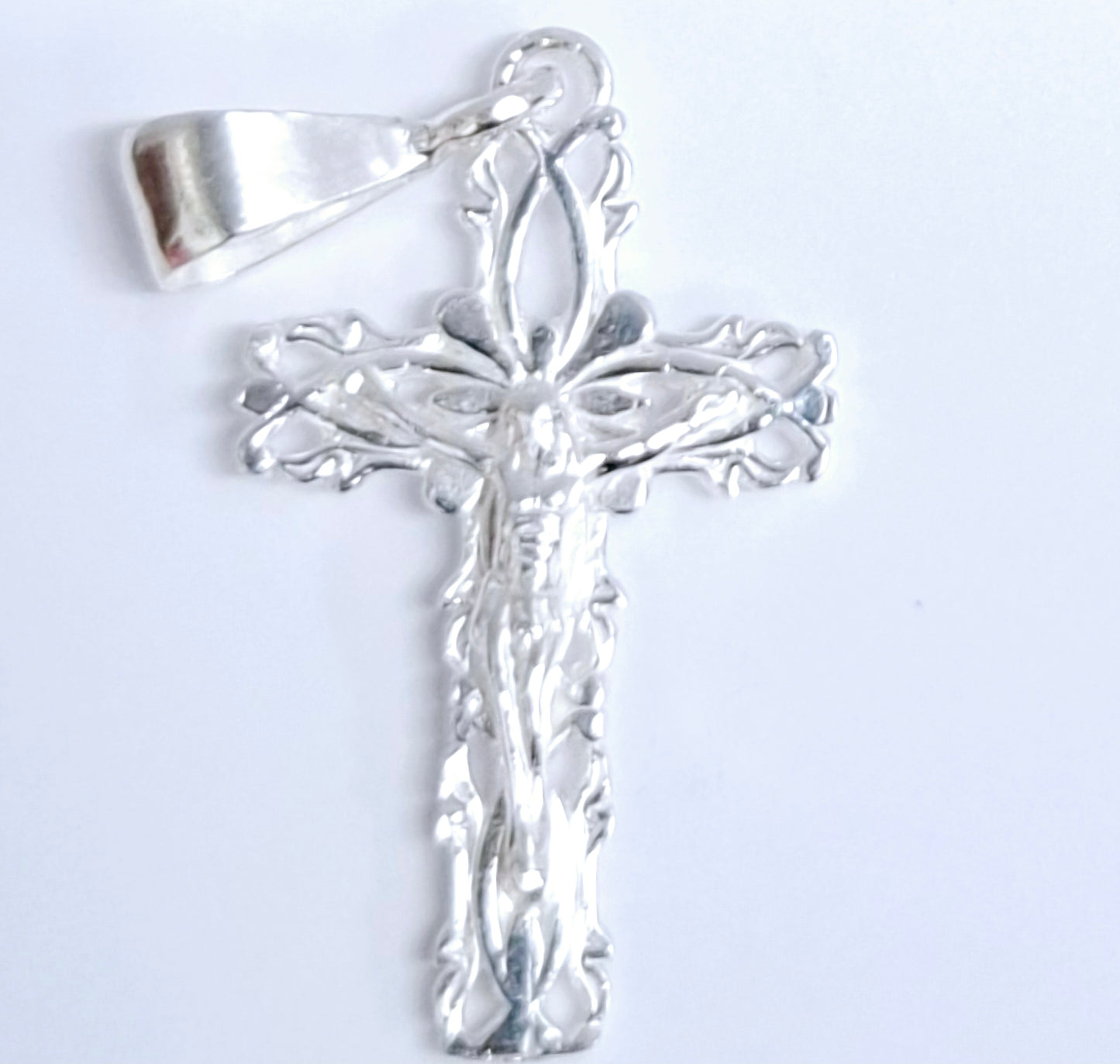 Dije de Plata Ley .925 Medalla Cruz con Cristo- MOD. FBD-204