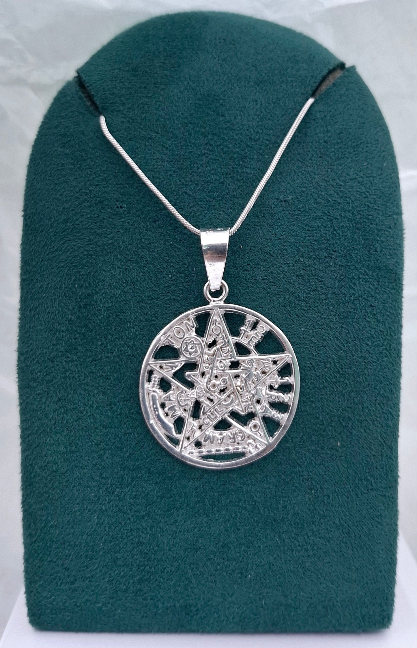 Dije de Plata Ley .925 Tetragrámaton Mod. DV322 - Joyería de Plata
