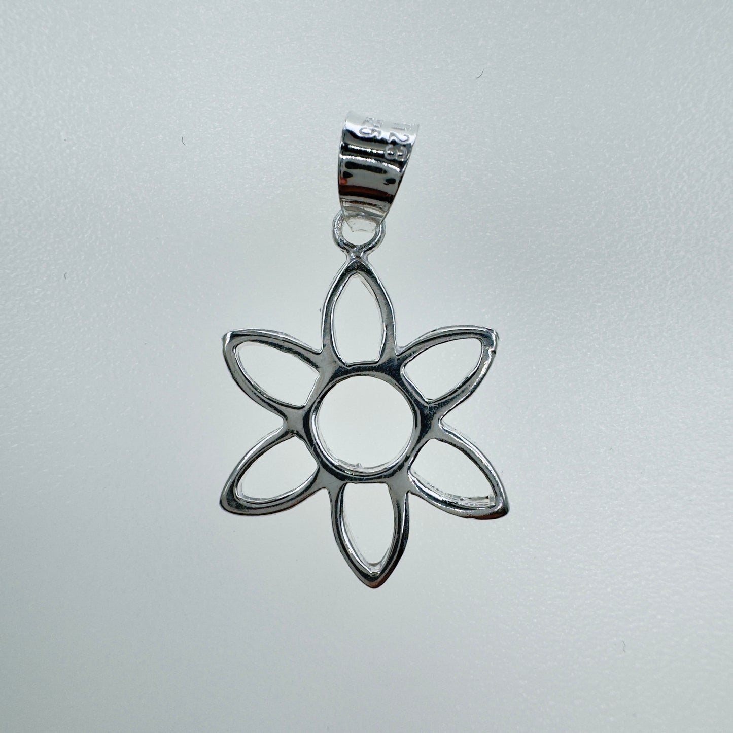 Dije Flor Plata 925 - Joyería Artesanal de Calidad