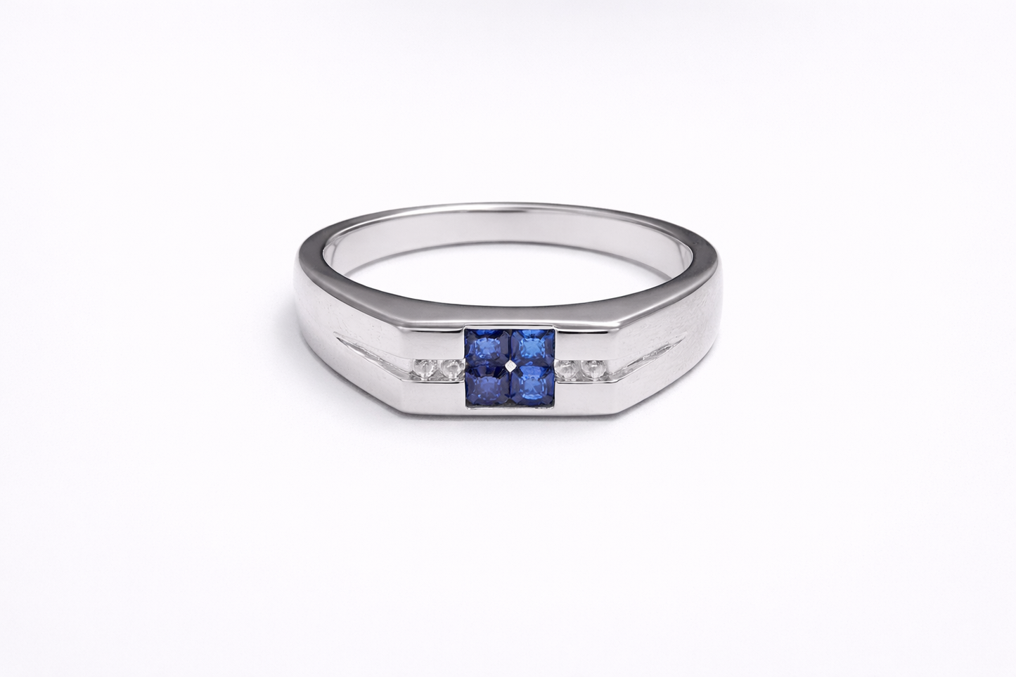 Anillo de Plata .925 - Sello Masculino con Cuatro Zircones Azul Zafiro Princesa 2x2 y Blancos Laterales