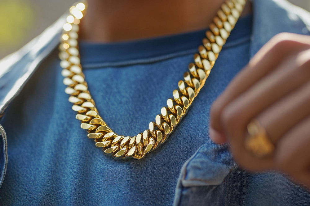 Cómo Cuidar tus Cadenas Cubanas de Plata y Chapa de Oro de 18 Kilates