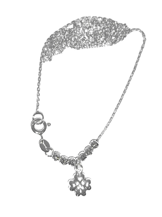 Collar de Plata .925 - Cadena Veneciana con Rondelas Diamantadas y Dije Trébol de Cuatro Hojas Calado