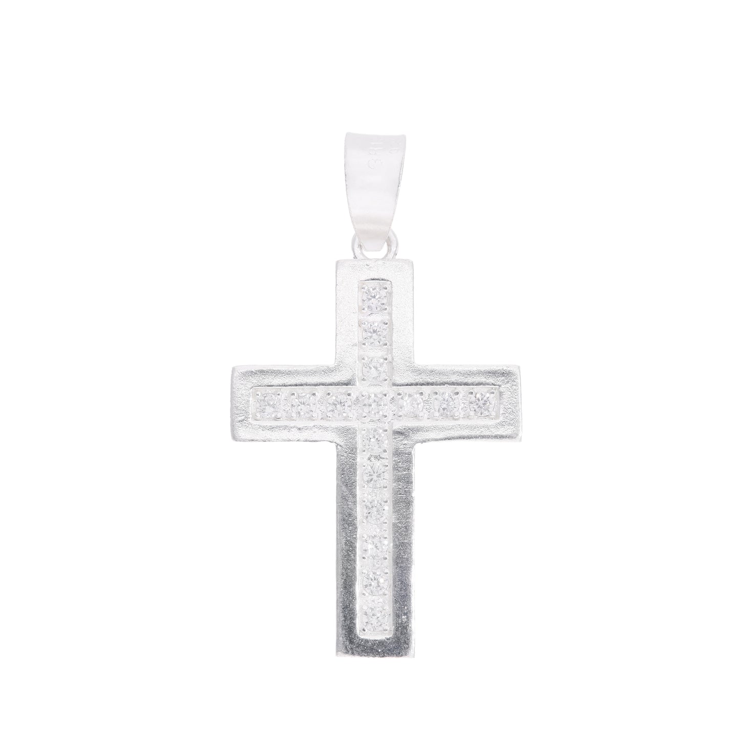 Dije cruz latina doble capa con zirconias pavé en canal central, plata .925 – vista frontal sobre fondo blanco