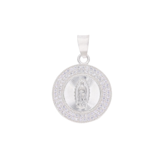 Medalla Virgen de Guadalupe circular con doble halo pavé de zirconias en plata .925 – vista frontal sobre fondo blanco