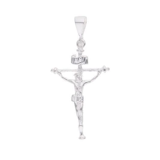 Dije crucifijo INRI con Cristo en relieve en plata .925 – vista frontal sobre fondo blanco