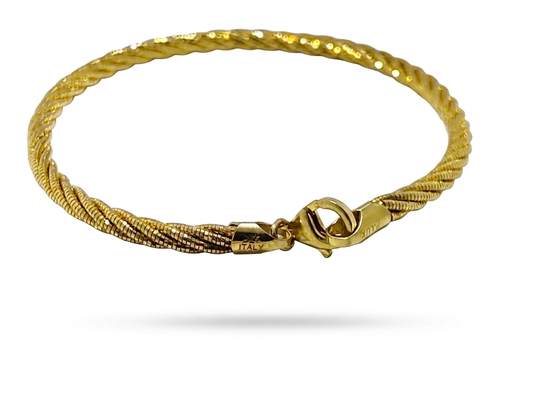 Pulsera de plata .925 dorada torzal completa sobre fondo blanco