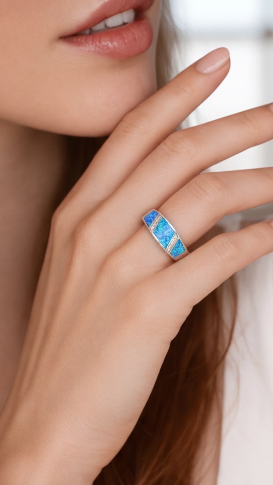 Anillo Tipo Banda con Ópalo en Plata .925