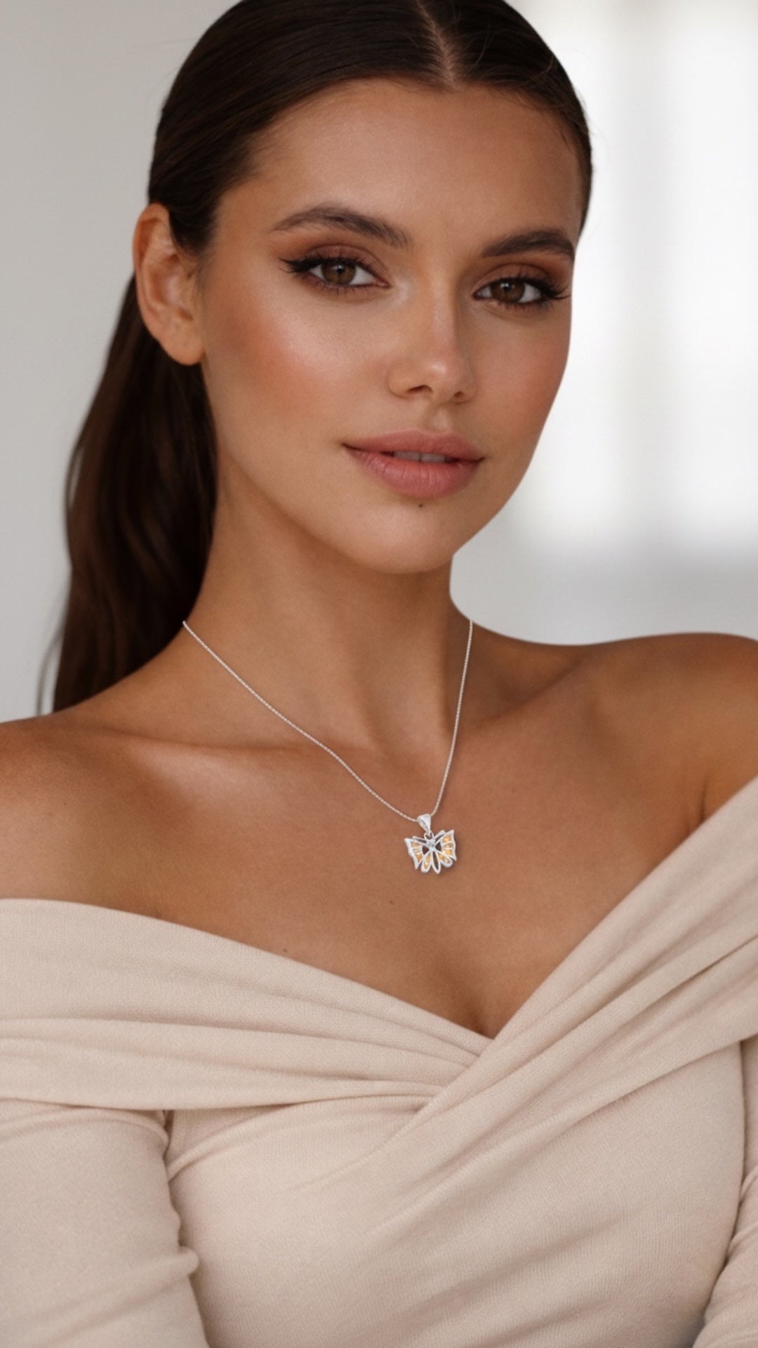 Dije Mariposa con Ópalo Rosa Naranja — Plata .925 | OP-FAU-25-0351