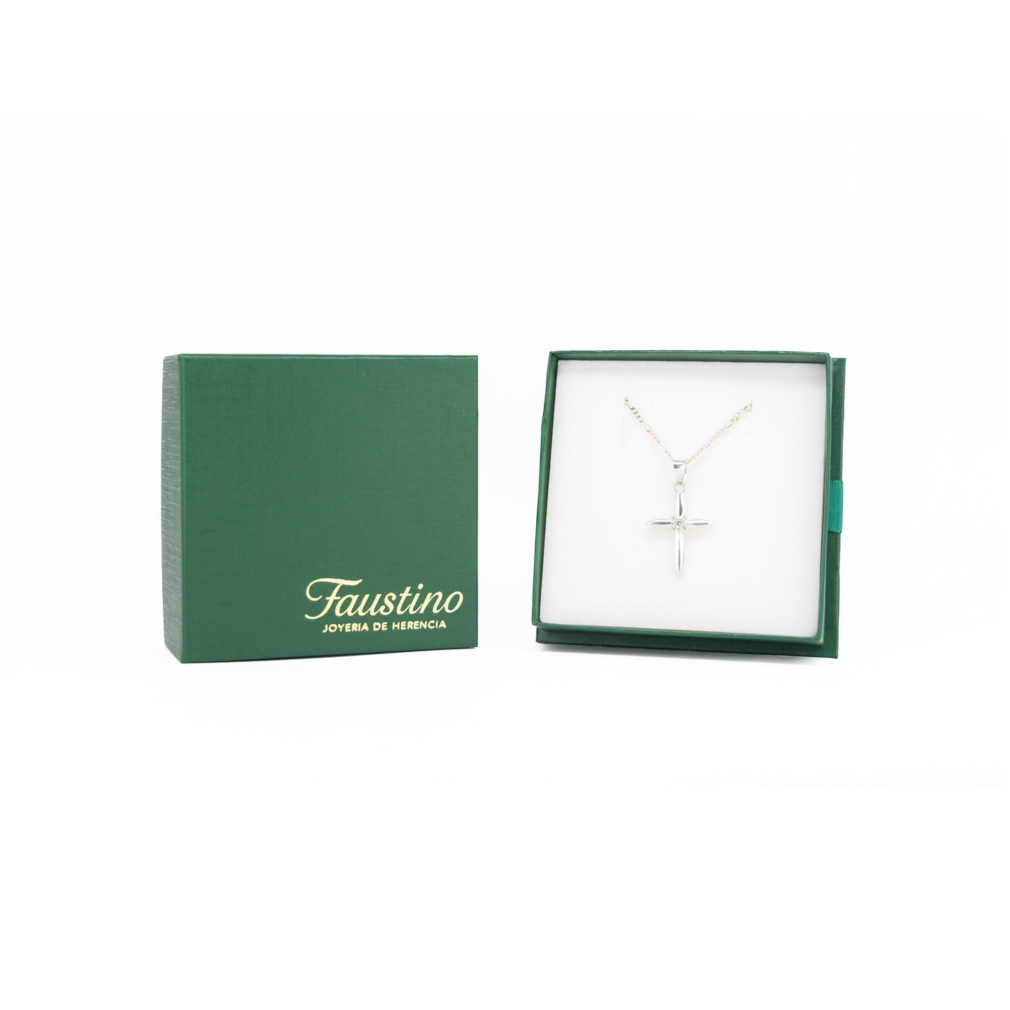 Set de Dije y Cadena de Plata ley .925 - Cruz con Zirconia Central con Cadena Fígaro .925