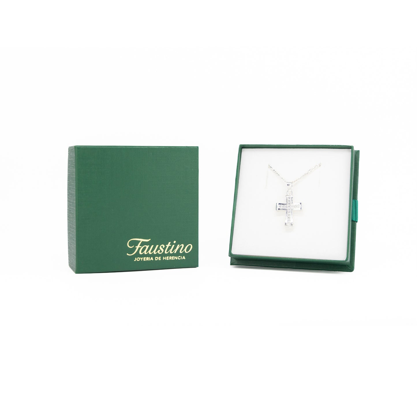 Set de Dije y Cadena en Plata ley .925 - Cruz  Central con Zirconias y Cadena Fígaro
