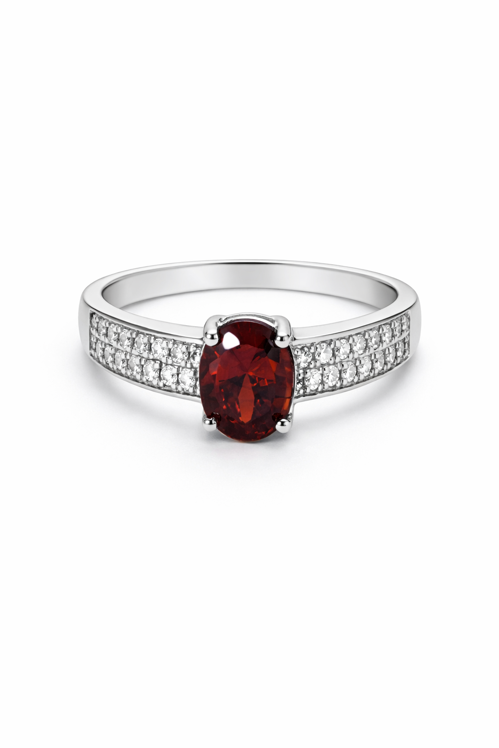 Anillo de Plata .925 - Solitario con Hombros de Pavé Doble Fila y Zircón Rojo Granate en Corte Oval