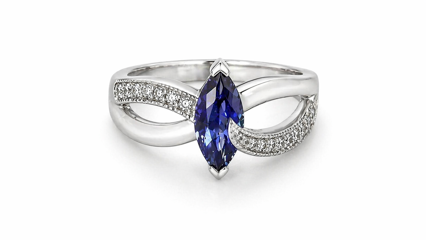 Anillo de Plata .925 - Bypass Trenzado Asimétrico con Pavé Milgrain y Zircón Azul Tanzanita Violáceo en Corte Marquesa