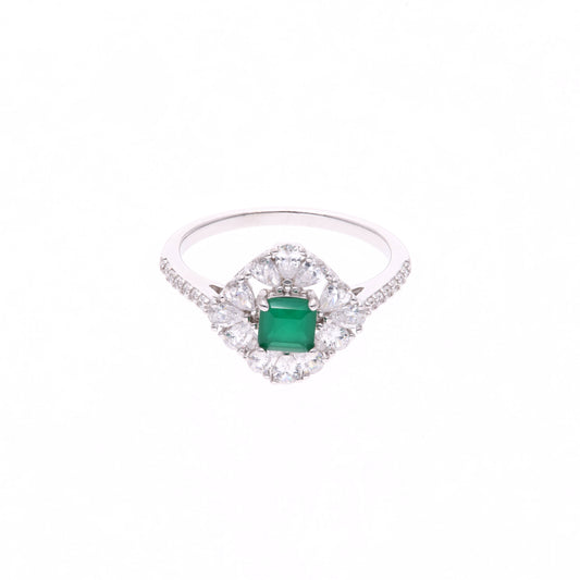 ANILLO EN PLATA LEY .925, CON RODIO , ZIRCONIA AAA VERDE ESMERALDA Y BLANCO