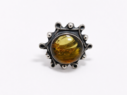 Anillo de Plata .925 - Cóctel Sol Azteca con Corona de Volutas y Esferas y Ámbar Natural Chiapaneco Verde Dorado
