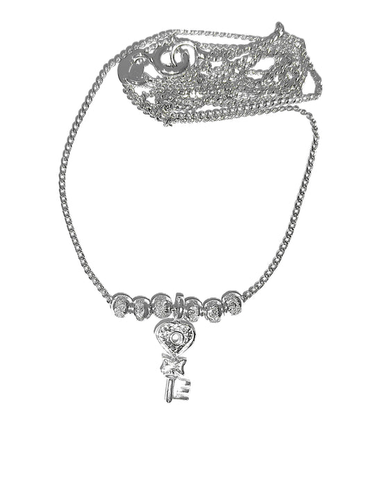 Collar de Plata .925 - Cadena Grumetta con Esferas Satinadas y Dije Llave Corazón con Filigrana y Perla