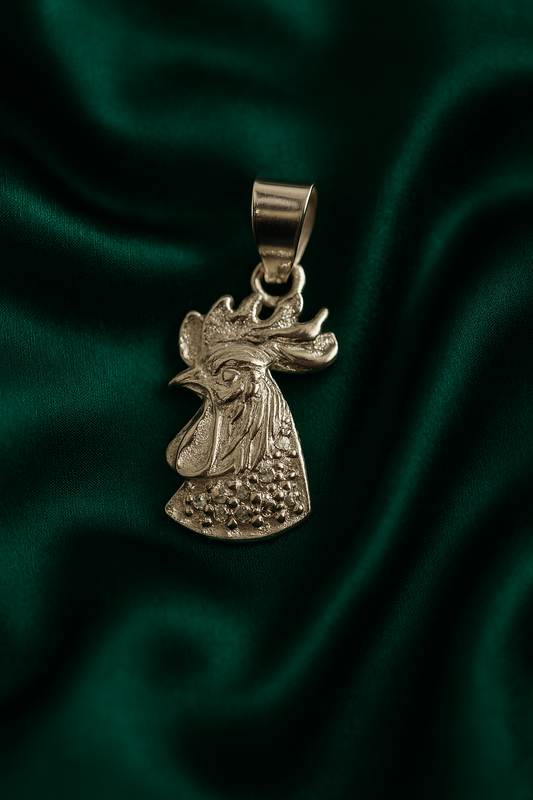 Dije de Cabeza de Gallo en Plata .925 con Zirconias - Joyería Artesanal de Lujo para Hombres y Mujeres