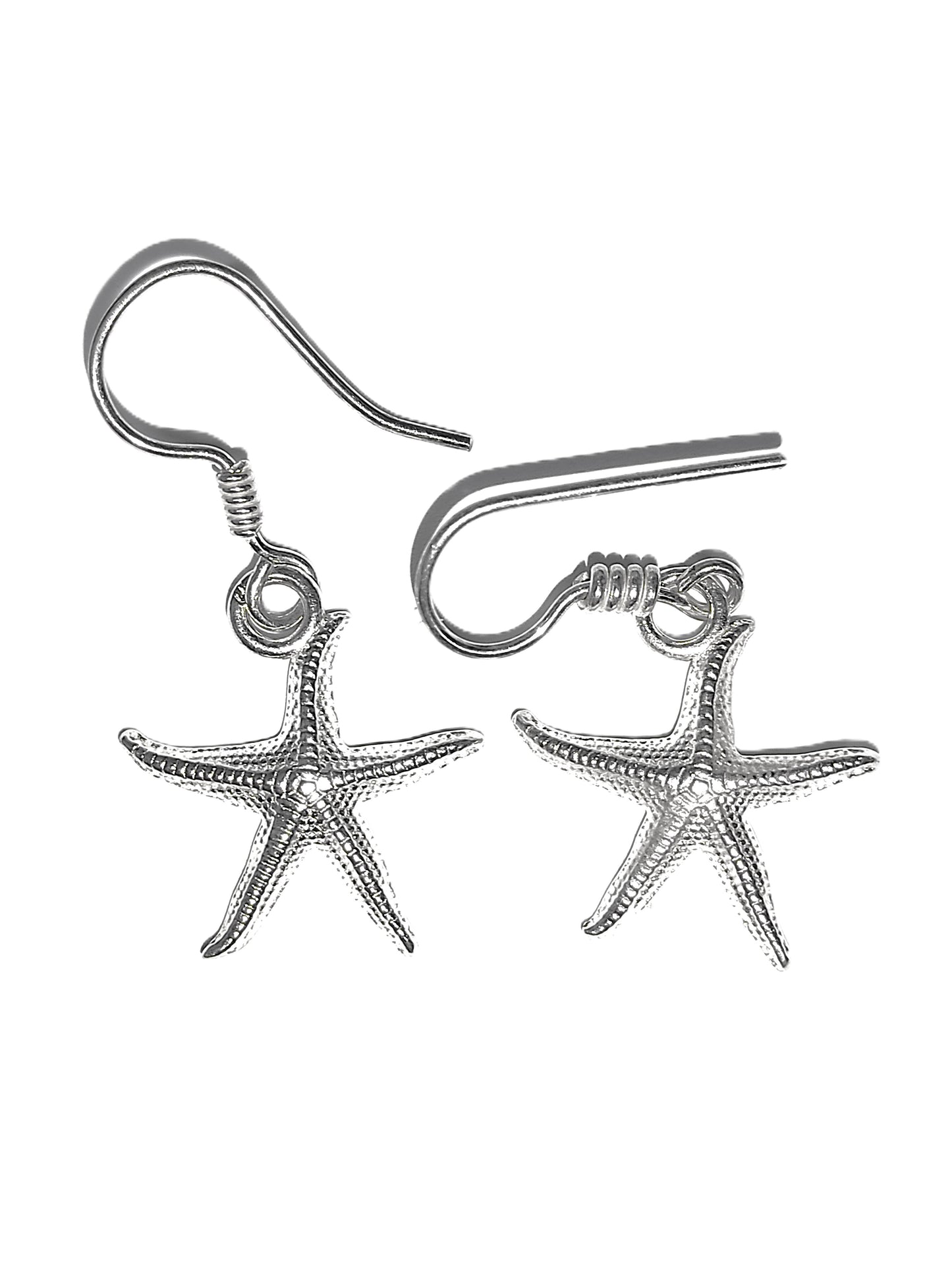Aretes de Plata .925 - Estrella de Mar Mediana con Brazos Estilizados y Líneas Grabadas