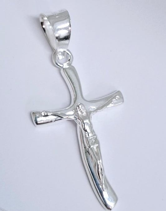 Dije de Cruz con cristo en  Plata Ley .925 - mod. DR045