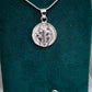 Dije  de Plata .925 En forma de  San Benito  Mod.DR132 - Joyería de Plata Religiosa.