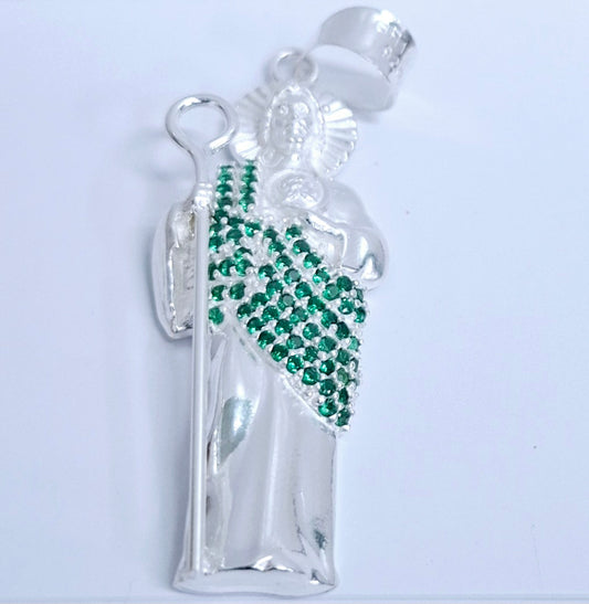 Dije de Plata .925 en  Forma San Judas Tadeo con topacio Verde Mod. DRP078VER