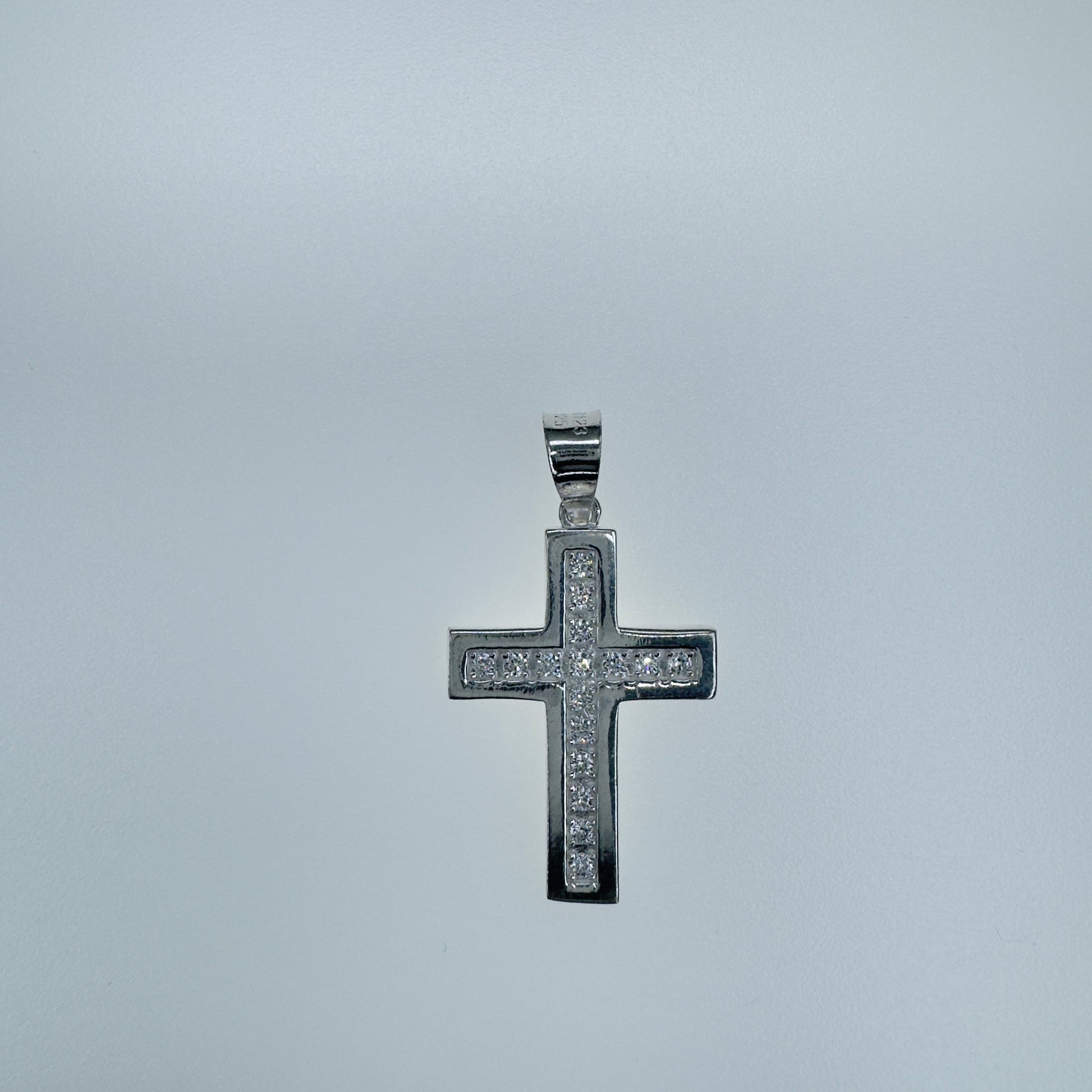 Dije de Plata 925 con Circonias en el Centro Diseño Elegante Joyería Fina para Regalo