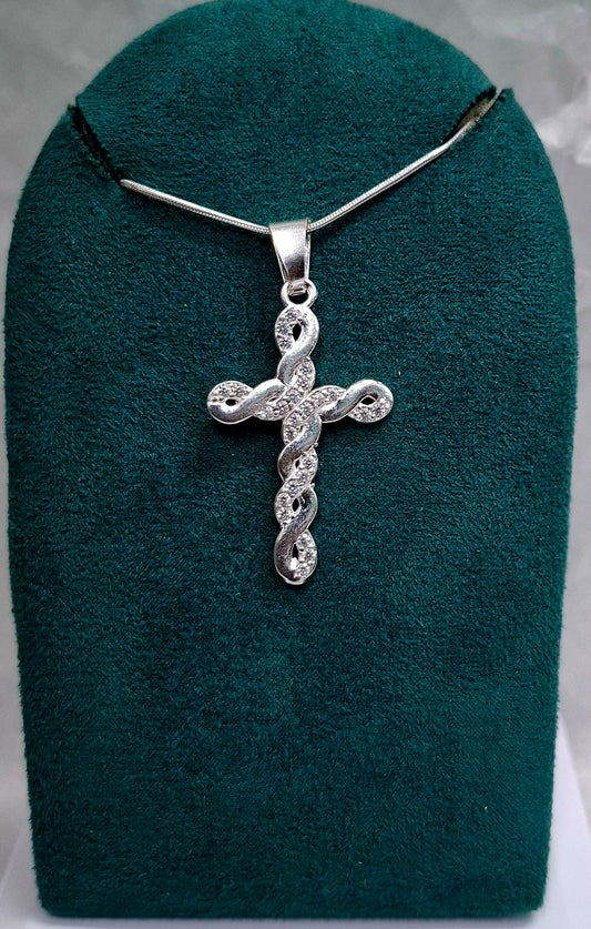 Dije  de Plata Ley .925 en  Forma Cruz con Topacio blanco Mod. CTDVP018 - Joyería Religiosa