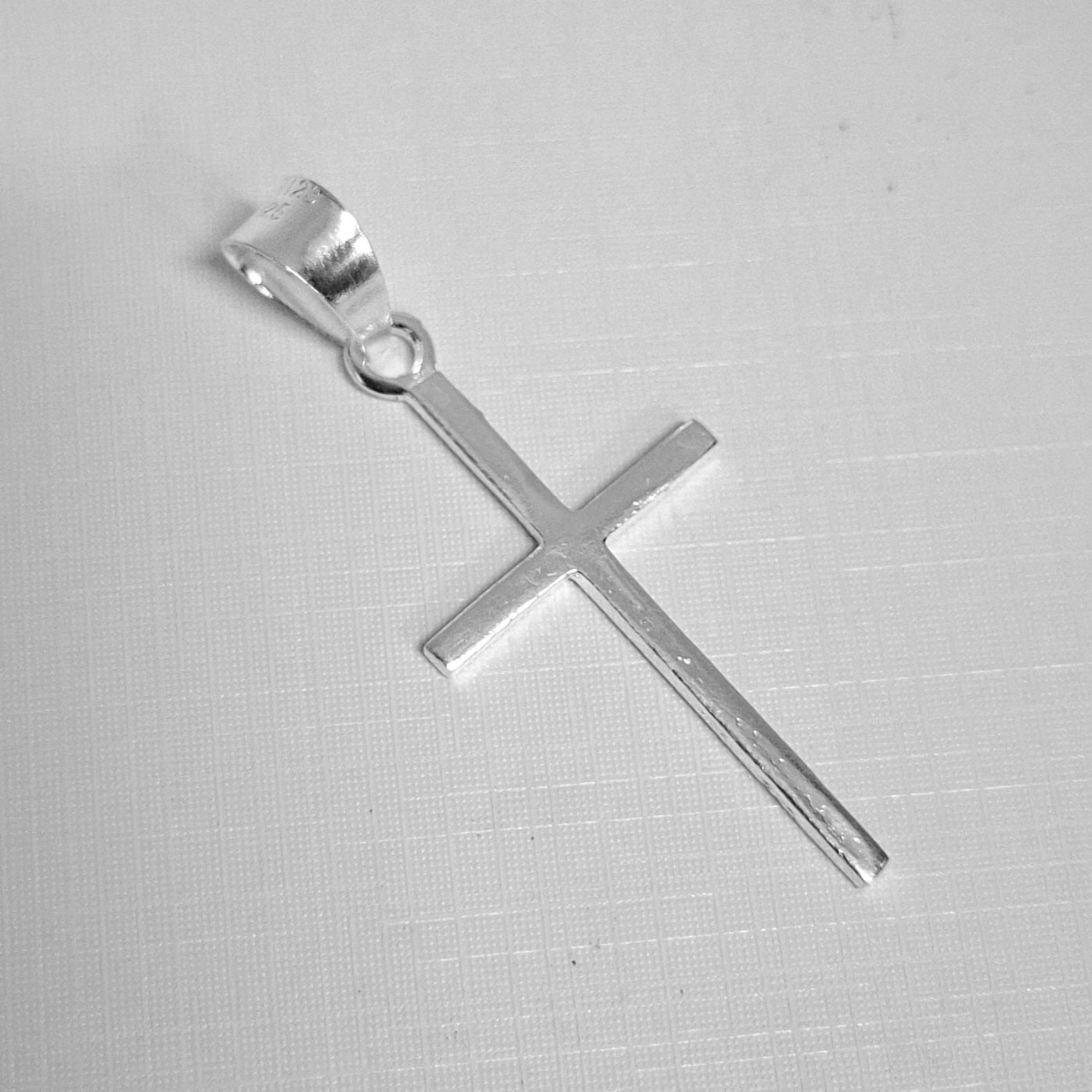 Dije de cruz en  Plata ley .925  mod. DR080 - Joyería de Plata