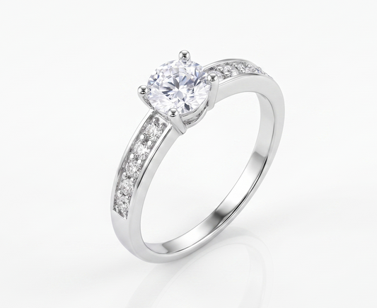 Anillo de Plata .925 - Solitario Asimétrico con Hombro de Pavé en Canal en Un Solo Lado y Zircón Blanco