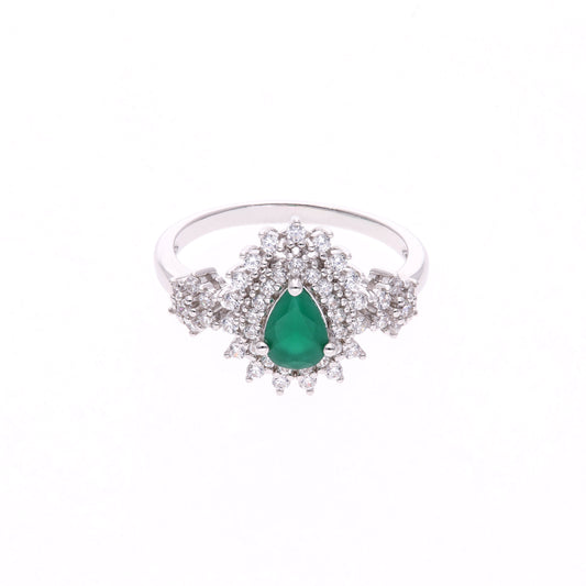 ANILLO EN PLATA LEY .925, CON RODIO , ZIRCONIA AAA VERDE ESMERALDA Y BLANCO