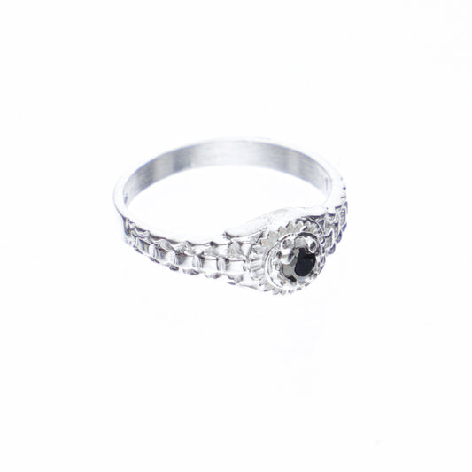 Anillo Plata .925 para Dama con Diseño Ornamental con Piedra Negra Central Premium 1.8 Gramos - Joyería Elegancia Ornamental Negra Central Suprema