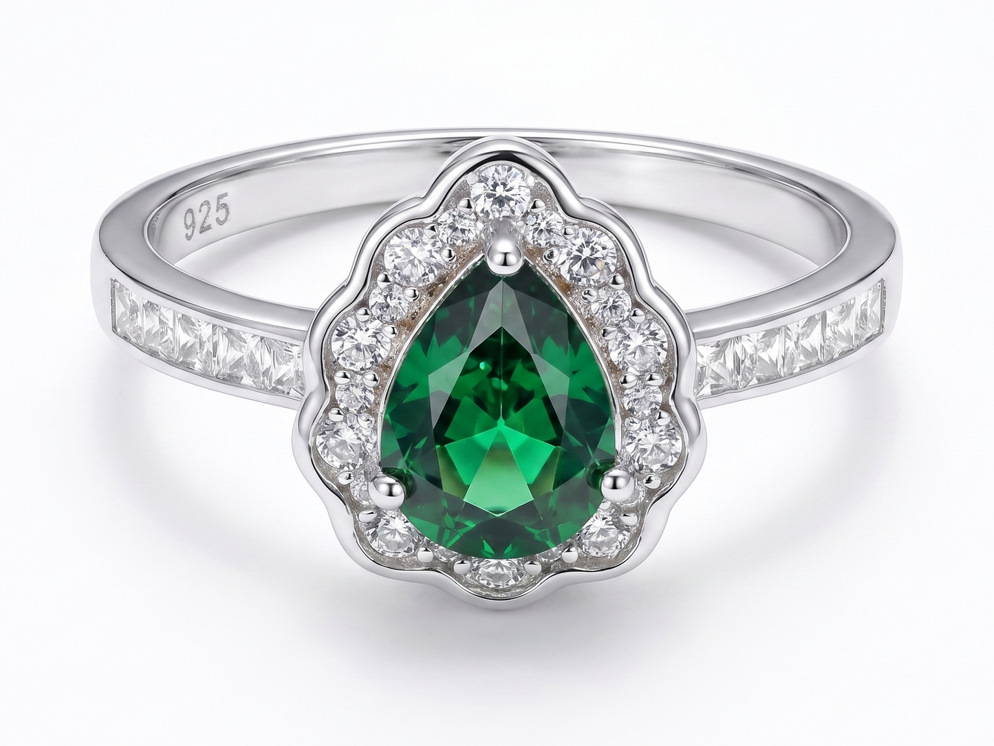 Anillo de Plata .925 - Banda Canal Princesa con Marco Festoneado Flor de Lis y Zircón Verde Esmeralda Pera