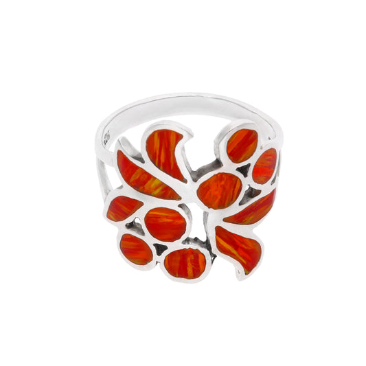 Anillo chevalier sello mariposa en plata esterlina .925 con mosaico de ópalo sintético rojo coral con vetas doradas en las cuatro alas, hecho a mano en Taxco, Guerrero