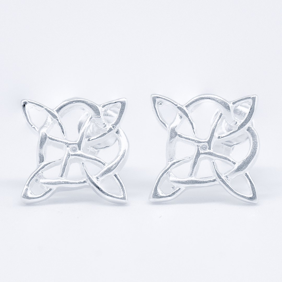 Aretes de Plata .925 - Diseño Nudo de Bruja (2cm x 2cm)