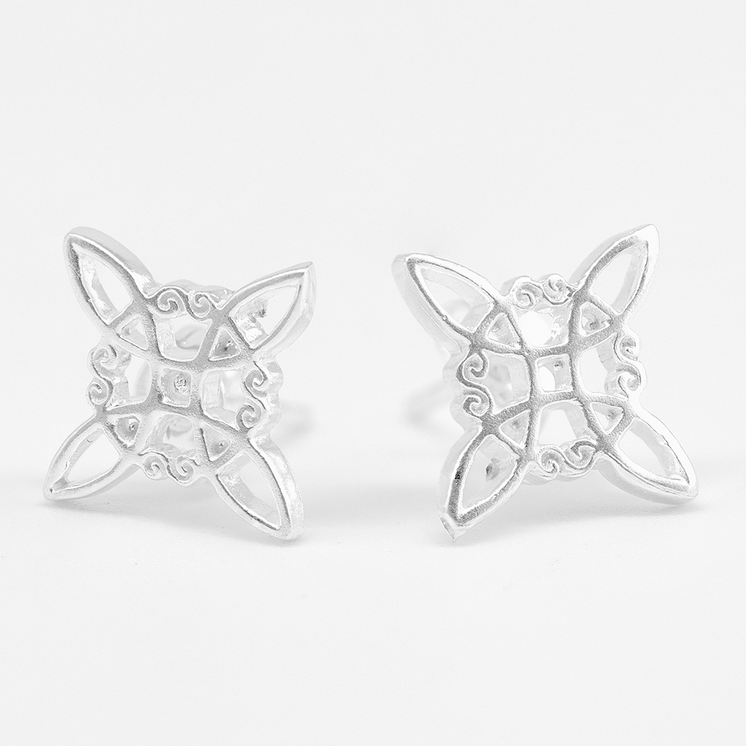 Aretes de Plata .925 - Diseño Nudo de Bruja (2cm x 2cm)